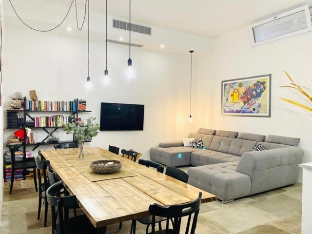 Modern Loft *